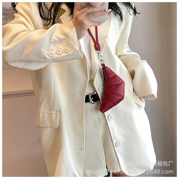 Silver French Niche Shoulder Bag for Women 2026 — feature 28