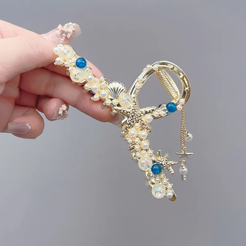 Elegant Pearl Hair Clips with Green Emerald Tassels - Image 15