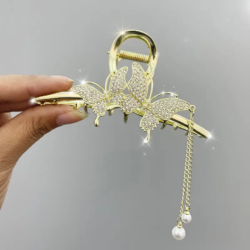 Elegant Pearl Hair Clips with Green Emerald Tassels - Image 16