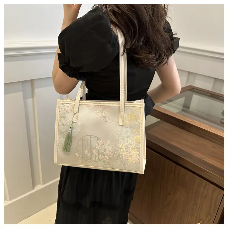 New Chinese Style Embroidered Tote Bag 2024 — feature 10