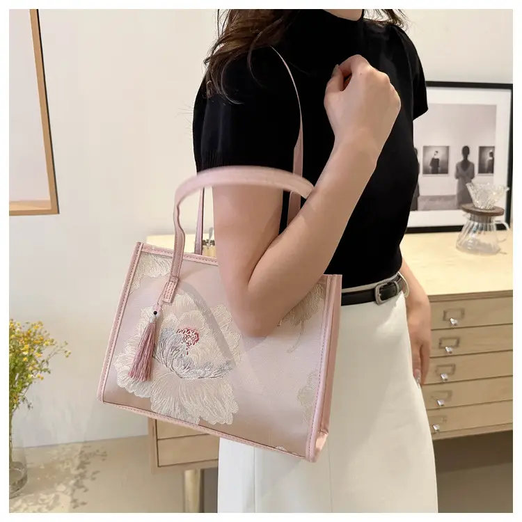 New Chinese Style Embroidered Tote Bag 2024 — feature 13