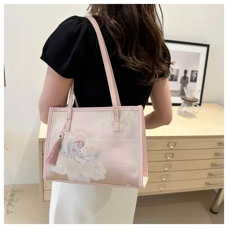 New Chinese Style Embroidered Tote Bag 2024 — feature 14