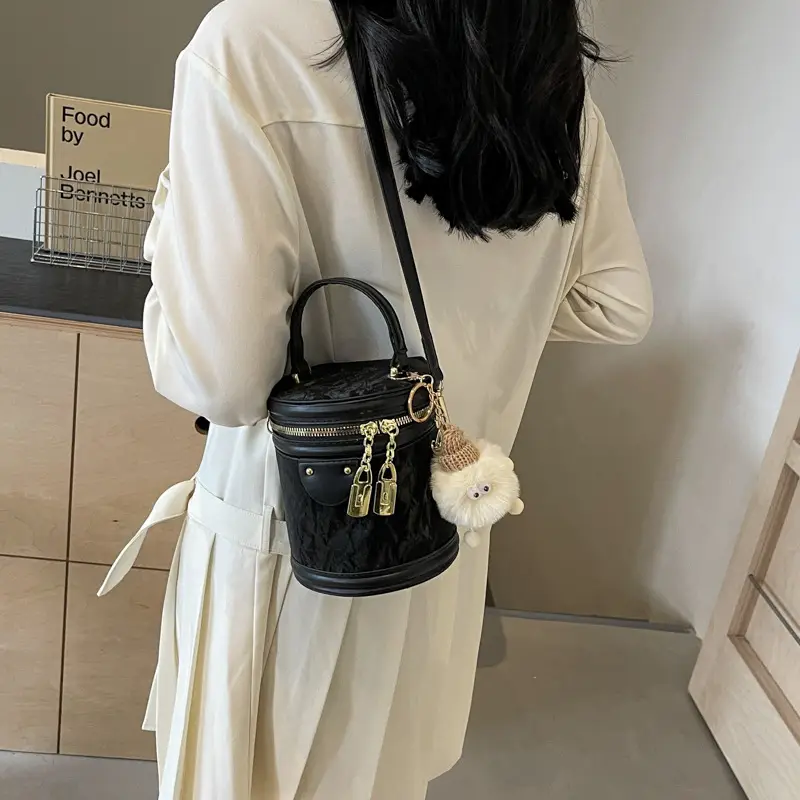 Pink Zippered Shoulder Bag for Women 2024 Summer - Image 4
