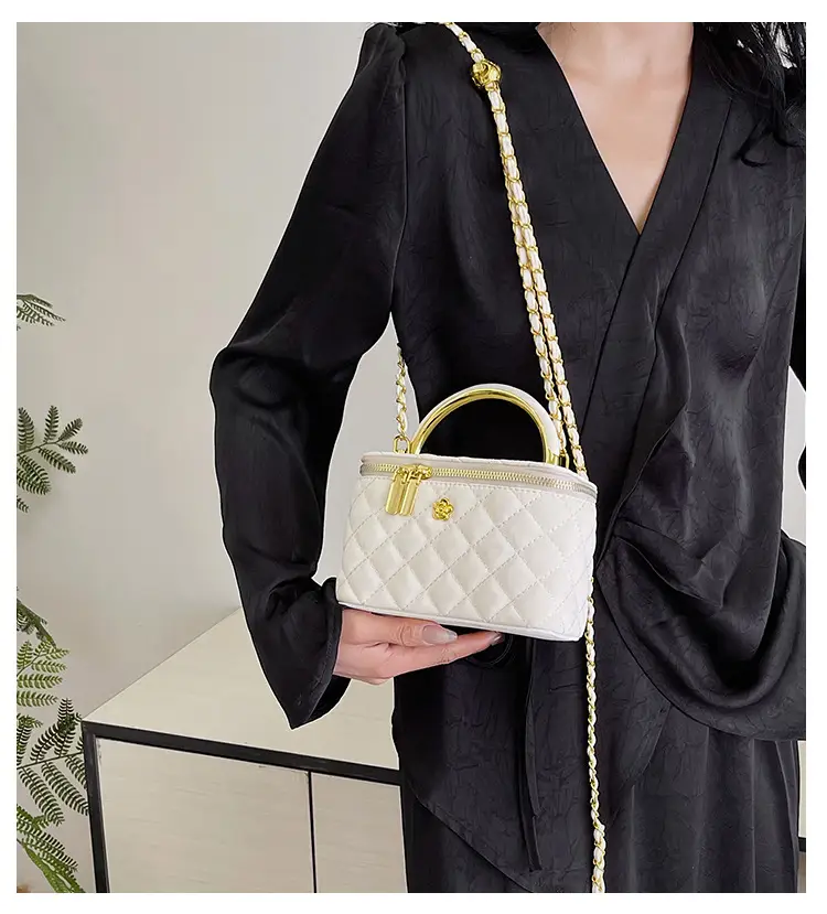 Pink Quilted Chain Shoulder Bag for Women — feature 1