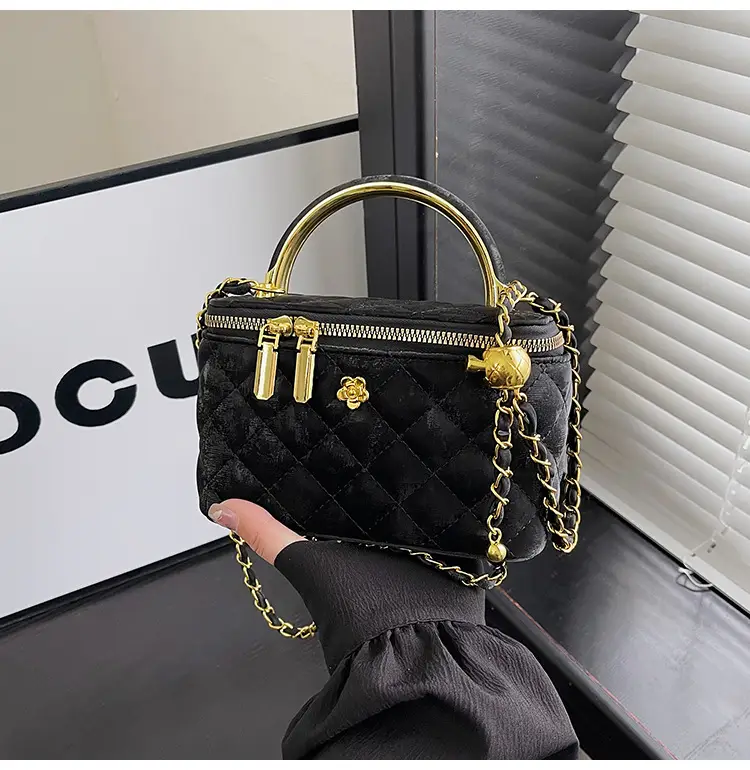 Pink Quilted Chain Shoulder Bag for Women — feature 27