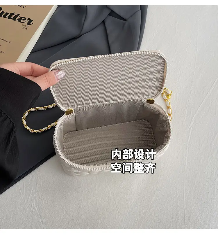 Pink Quilted Chain Shoulder Bag for Women — feature 9