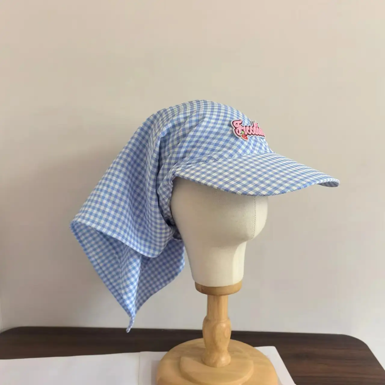 Green Checkered Baseball Cap with Strap Sunscreen — feature 10