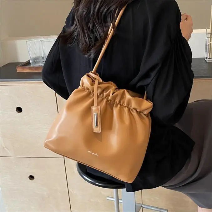 Women Pleated Shoulder Bag Large Capacity New Style - Image 7