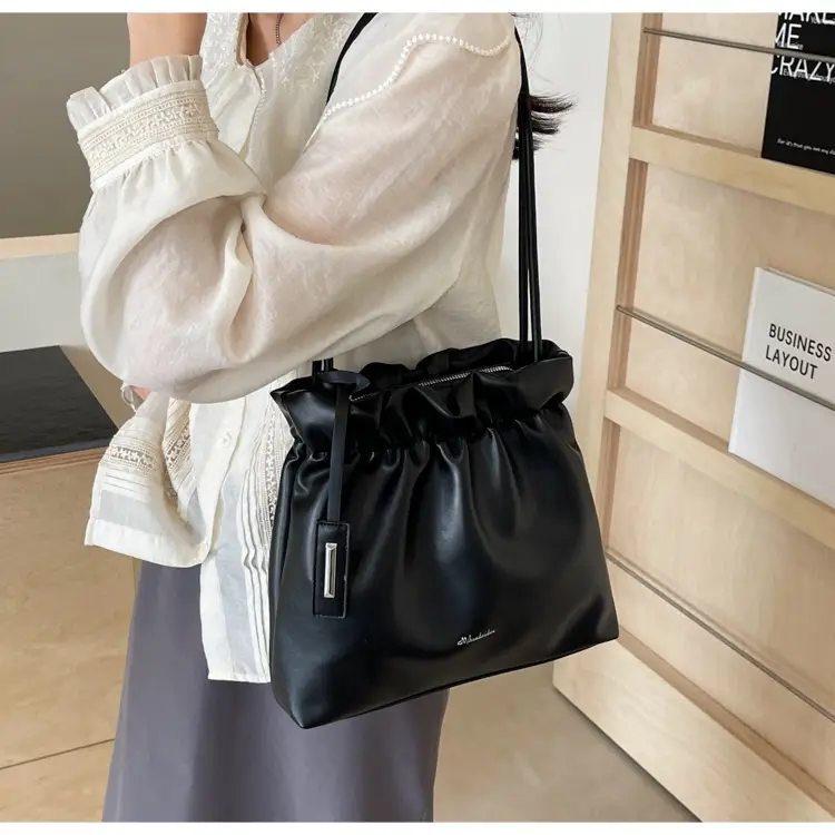 Women Pleated Shoulder Bag Large Capacity New Style — feature 19