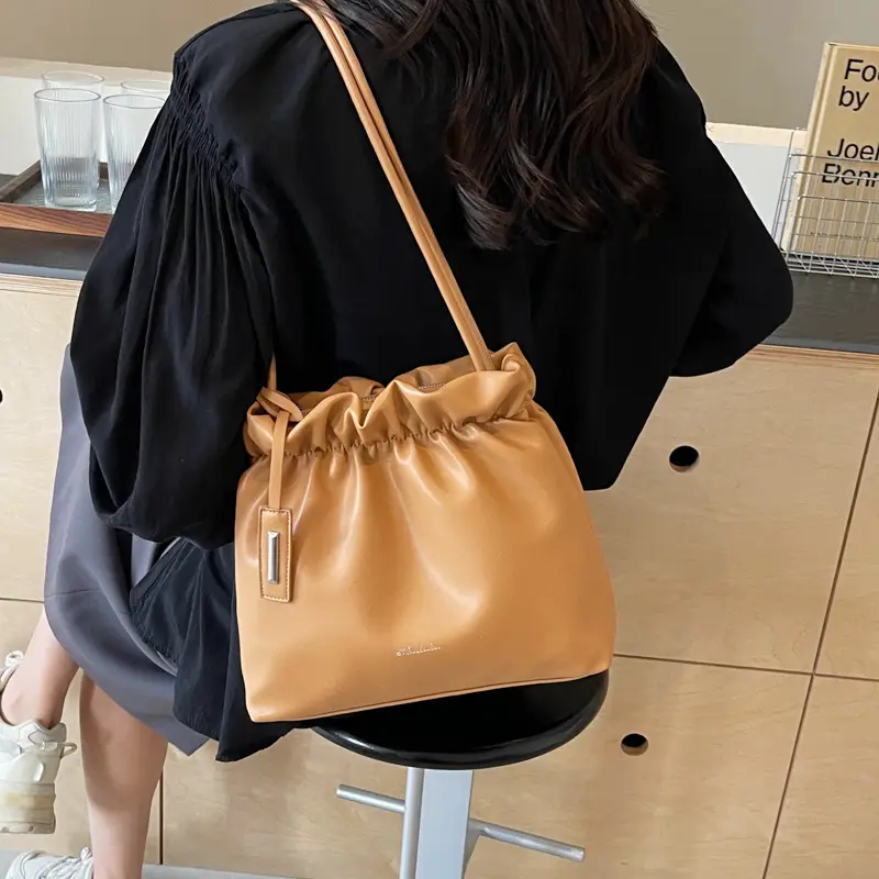 Women Pleated Shoulder Bag Large Capacity New Style - Image 4