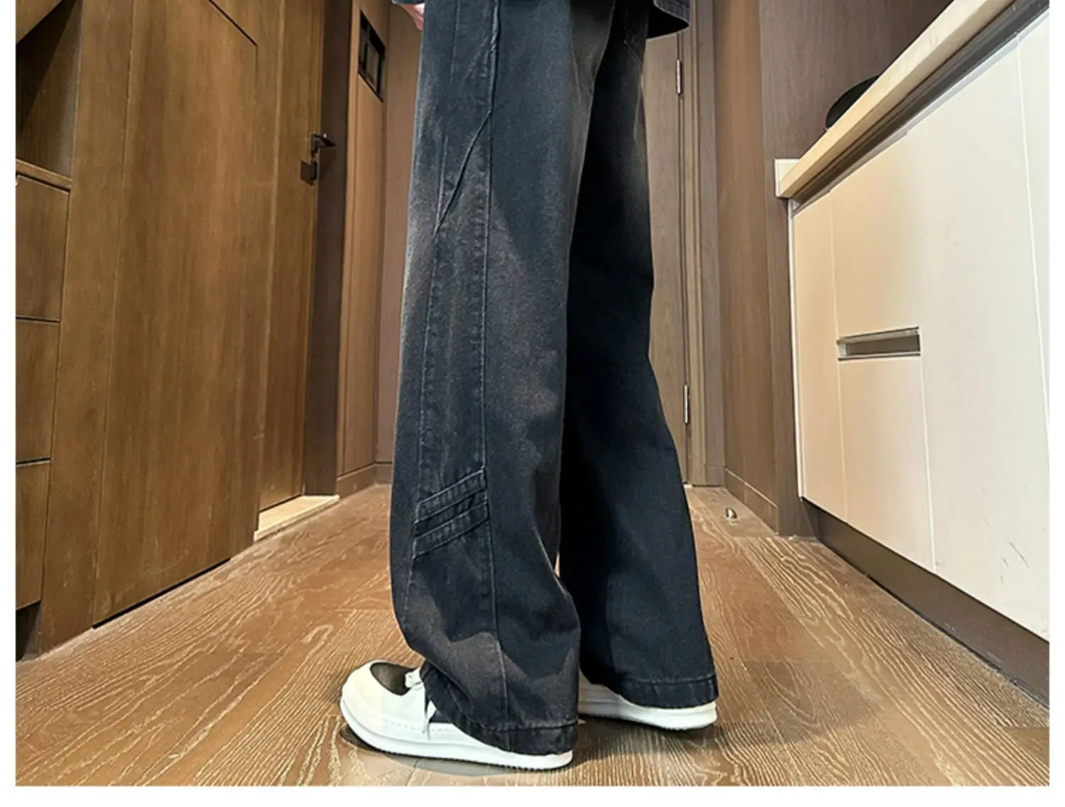 Men's American Style Wash & Wear Jeans Light Blue Loose Fit — feature 13