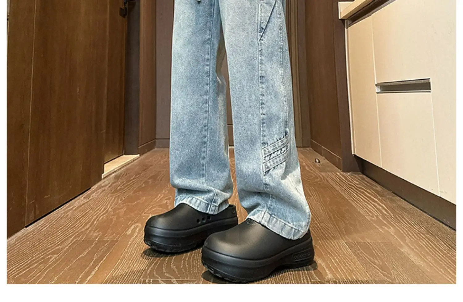 Men's American Style Wash & Wear Jeans Light Blue Loose Fit — feature 3