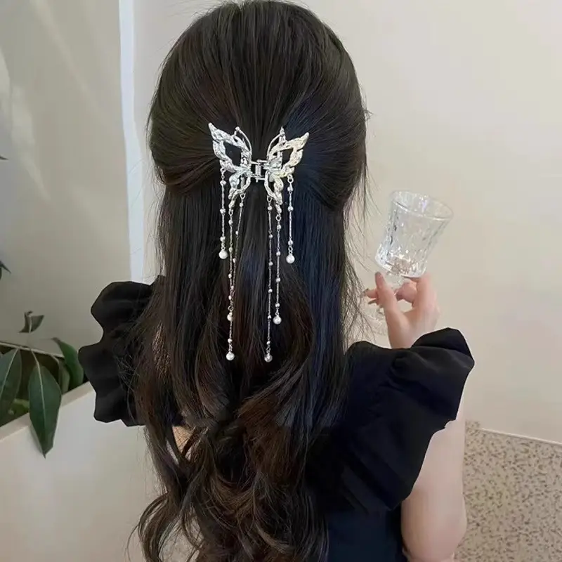 Elegant Hollow Butterfly Hairpin with Pearl Tassels — feature 1