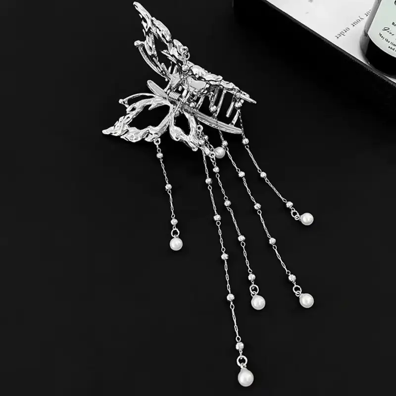 Elegant Hollow Butterfly Hairpin with Pearl Tassels — feature 2