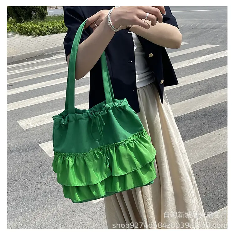 Large Capacity Stylish Tote Bag for Women 2026 — feature 11