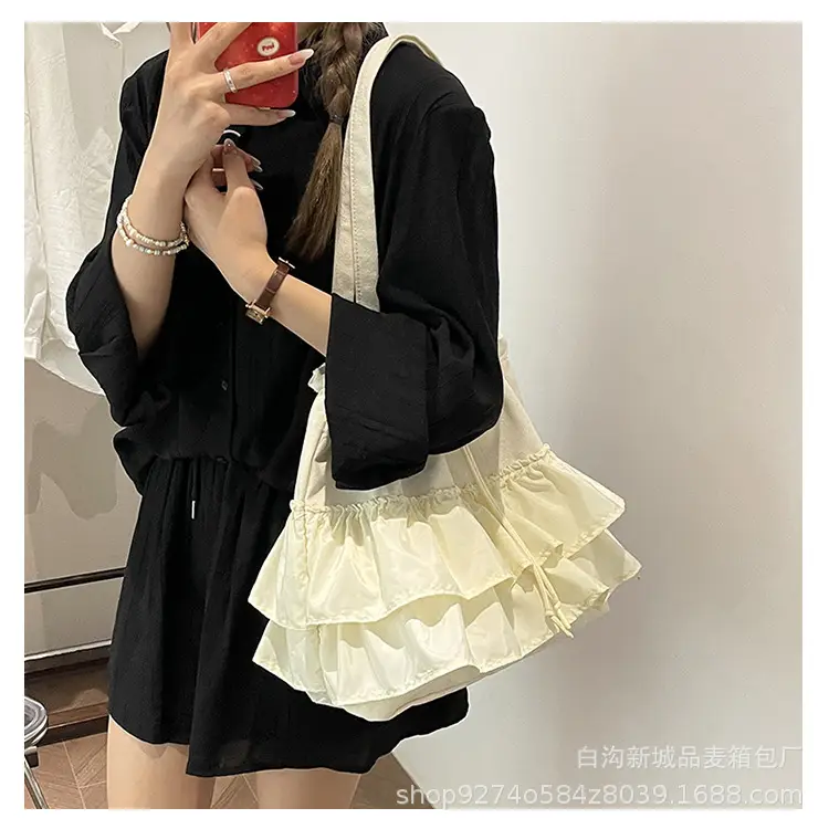 Large Capacity Stylish Tote Bag for Women 2026 — feature 16