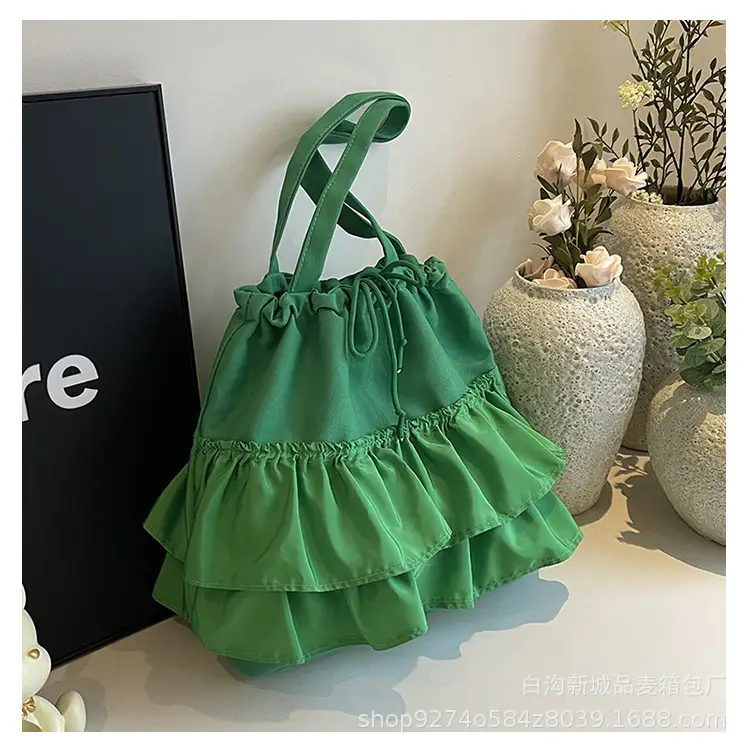 Large Capacity Stylish Tote Bag for Women 2026 — feature 18
