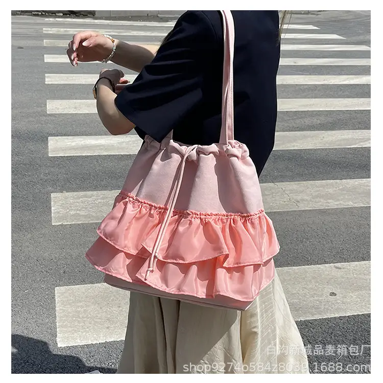 Large Capacity Stylish Tote Bag for Women 2026 — feature 8