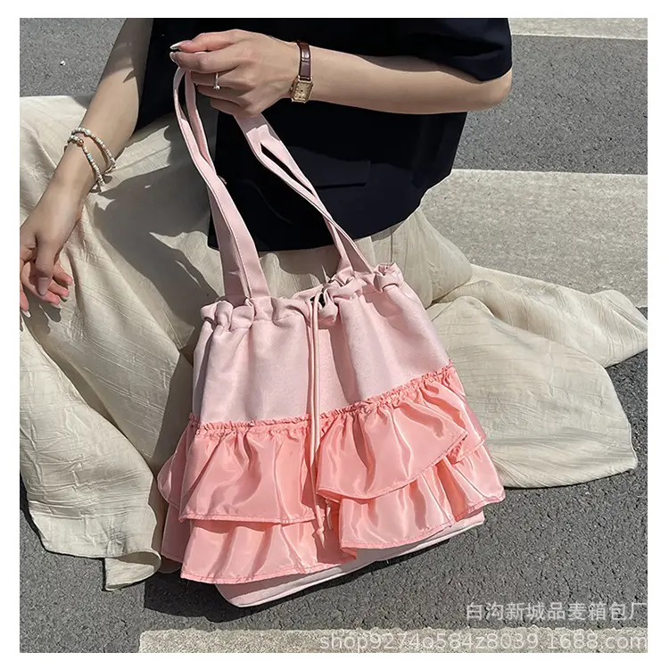 Large Capacity Stylish Tote Bag for Women 2026 — feature 9