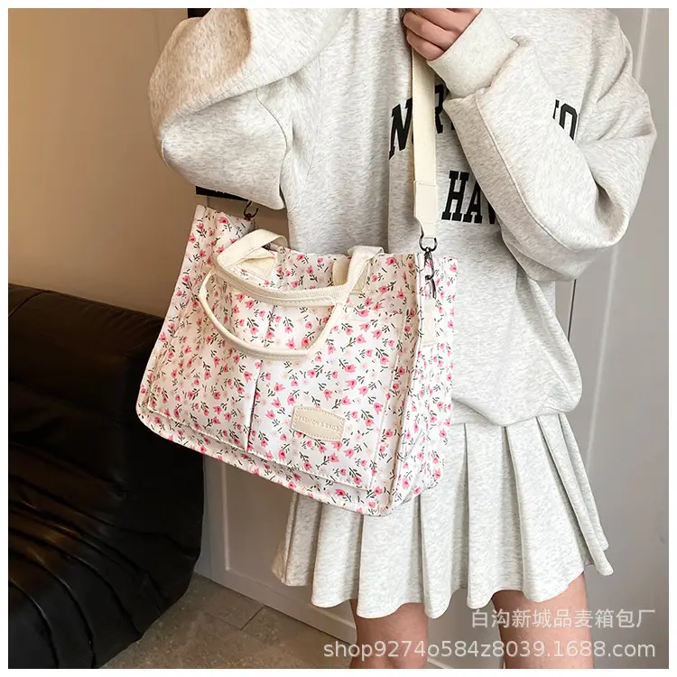 Trendy Floral Large Tote Bag for Women 2026 — feature 15