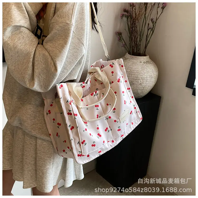 Trendy Floral Large Tote Bag for Women 2026 — feature 16