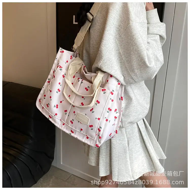 Trendy Floral Large Tote Bag for Women 2026 — feature 17