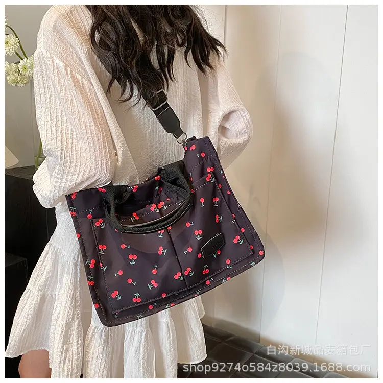 Trendy Floral Large Tote Bag for Women 2026 — feature 23
