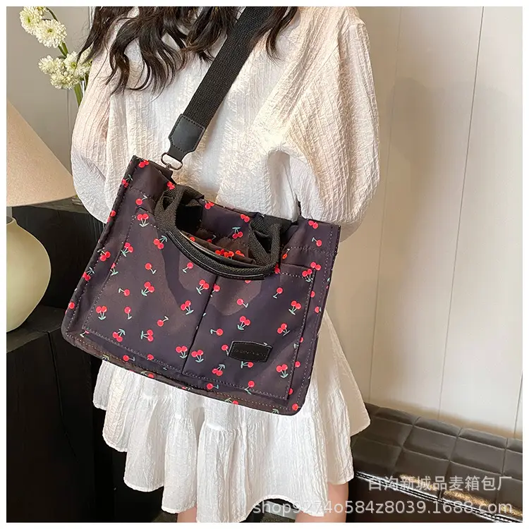 Trendy Floral Large Tote Bag for Women 2026 — feature 24