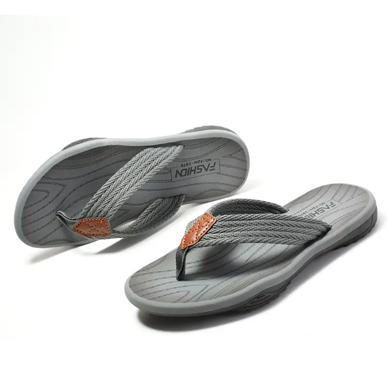 Cross-border men's flip-flops men's sense of stepping on excrement high-end summer non-slip outer wear thick bottom beach seaside plus size 47 Guangdong