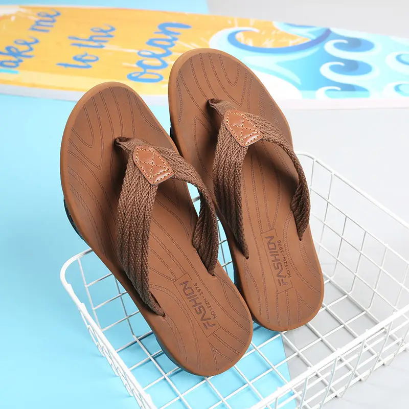 Cross-border men's flip-flops men's sense of stepping on excrement high-end summer non-slip outer wear thick bottom beach seaside plus size 47 Guangdong
