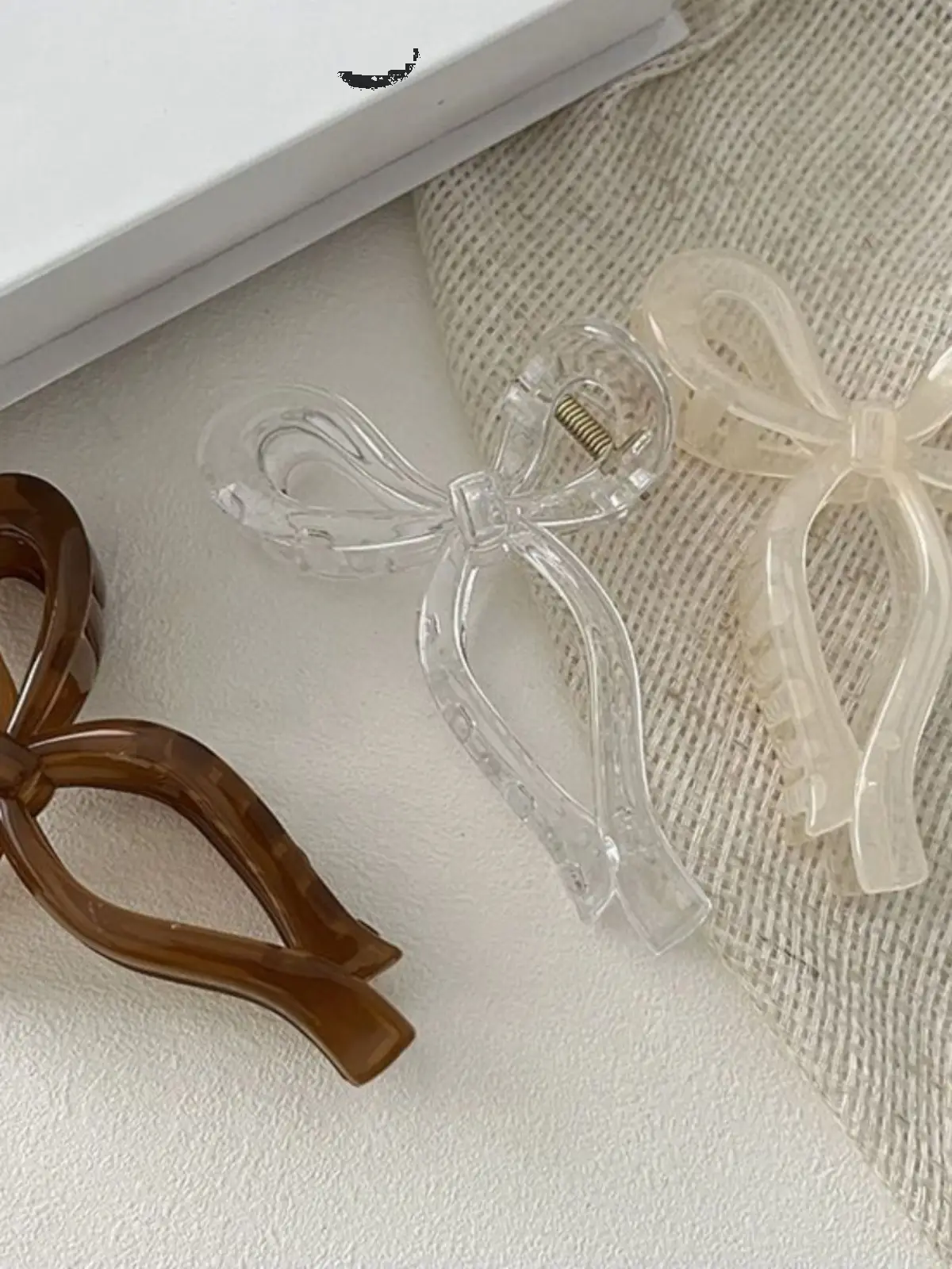Clear Shark Clip for Hair Grab Large Bow Clip — feature 2