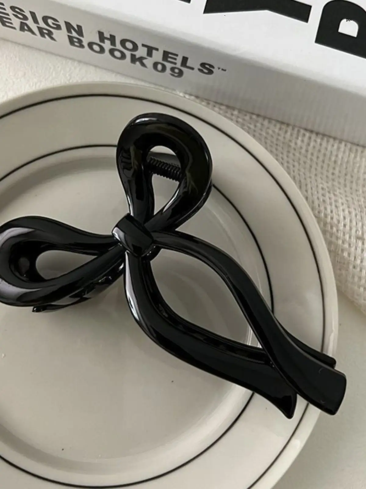 Clear Shark Clip for Hair Grab Large Bow Clip — feature 3