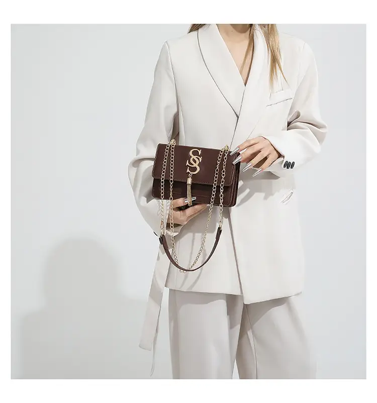 Stylish Brown Chain Crossbody Bag for Women 2024 — feature 12