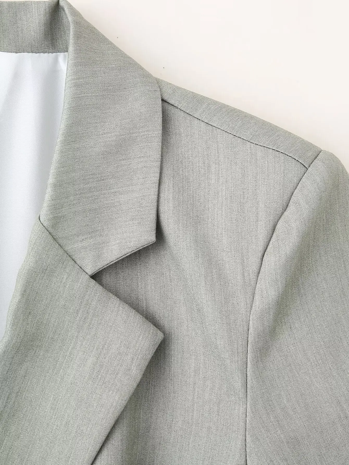 2-piece Grey Belt Suit 2024 Summer Loose Belt Jacket Shorts Set — feature 8