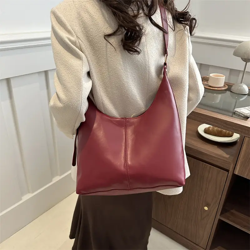 Retro Korean Style Armpit Tote Bag Large Capacity Black Leather - Image 6