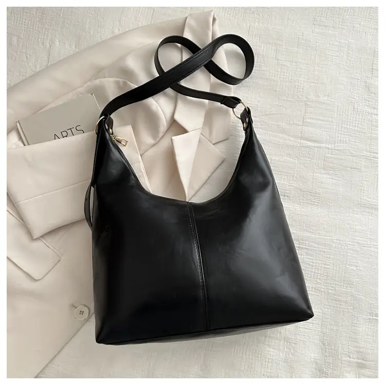 Retro Korean Style Armpit Tote Bag Large Capacity Black Leather — feature 25