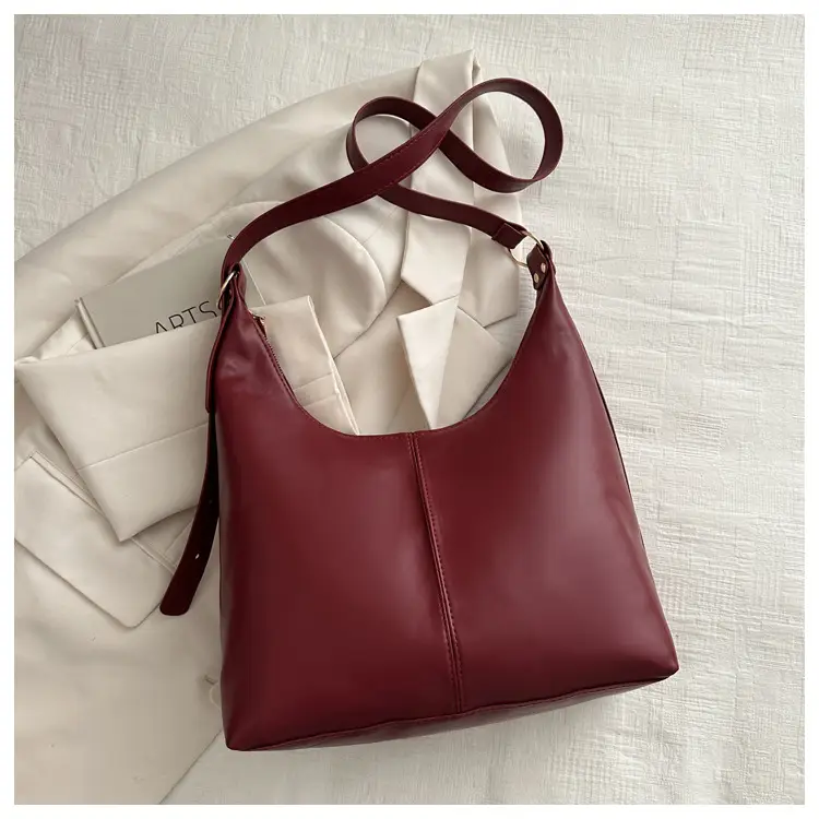 Retro Korean Style Armpit Tote Bag Large Capacity Black Leather — feature 29