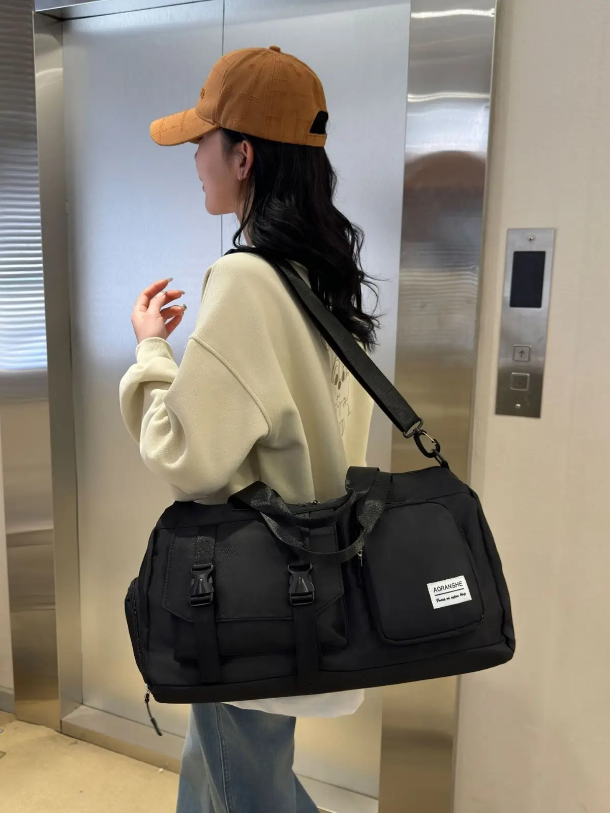 Pink Women's Sports Travel Bag with Water Repellent Design - Image 8