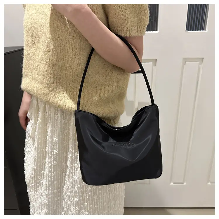Women's White Shoulder Bag 2024 New Girly Elegant Sweet Solid Color Bucket Bag — feature 21