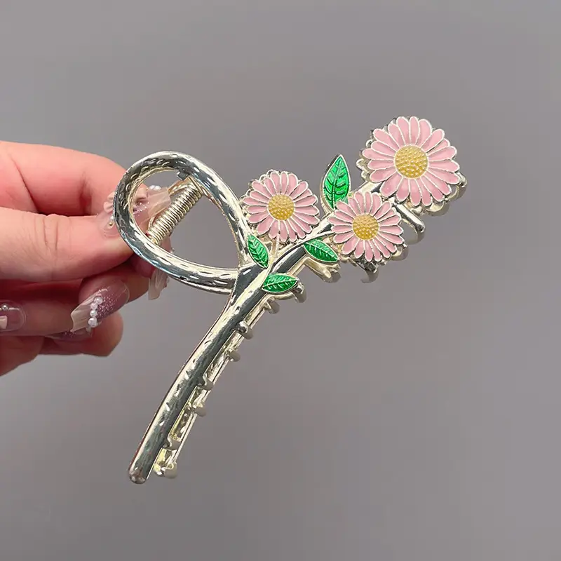 Four small daisies-pink