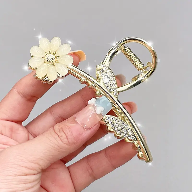 Rhinestone Daisy
