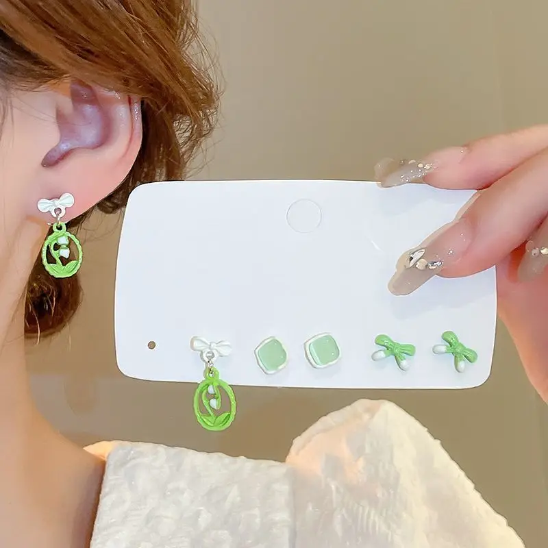 Green Rose Earrings for Girls - 1 Pc Handcrafted Decor — feature 19