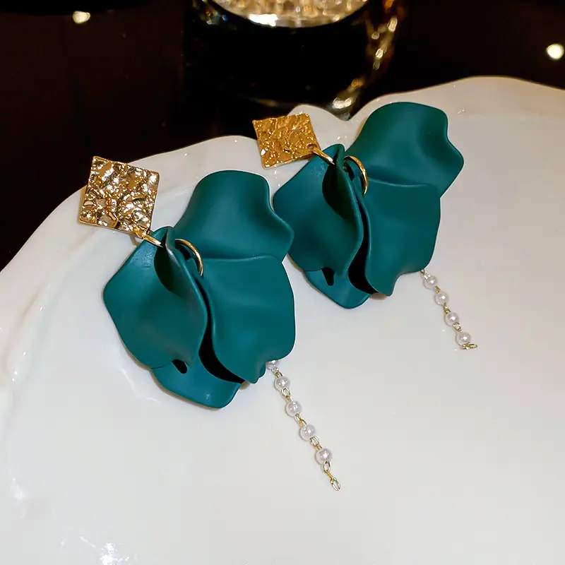 Green Rose Earrings for Girls - 1 Pc Handcrafted Decor — feature 24