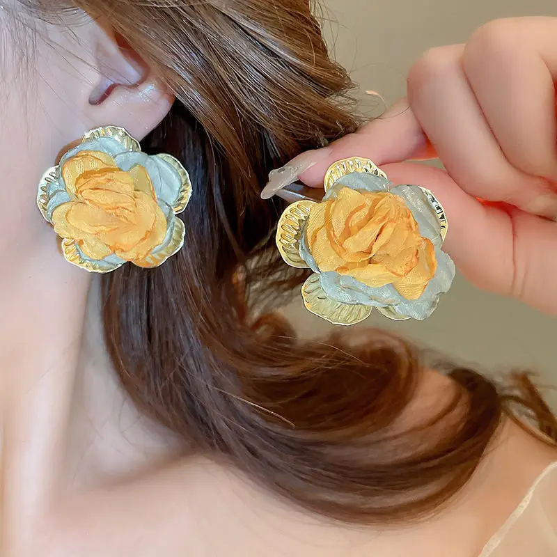 Green Rose Earrings for Girls - 1 Pc Handcrafted Decor — feature 42