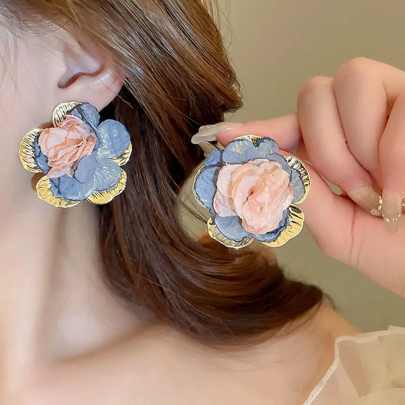 Green Rose Earrings for Girls - 1 Pc Handcrafted Decor — feature 43