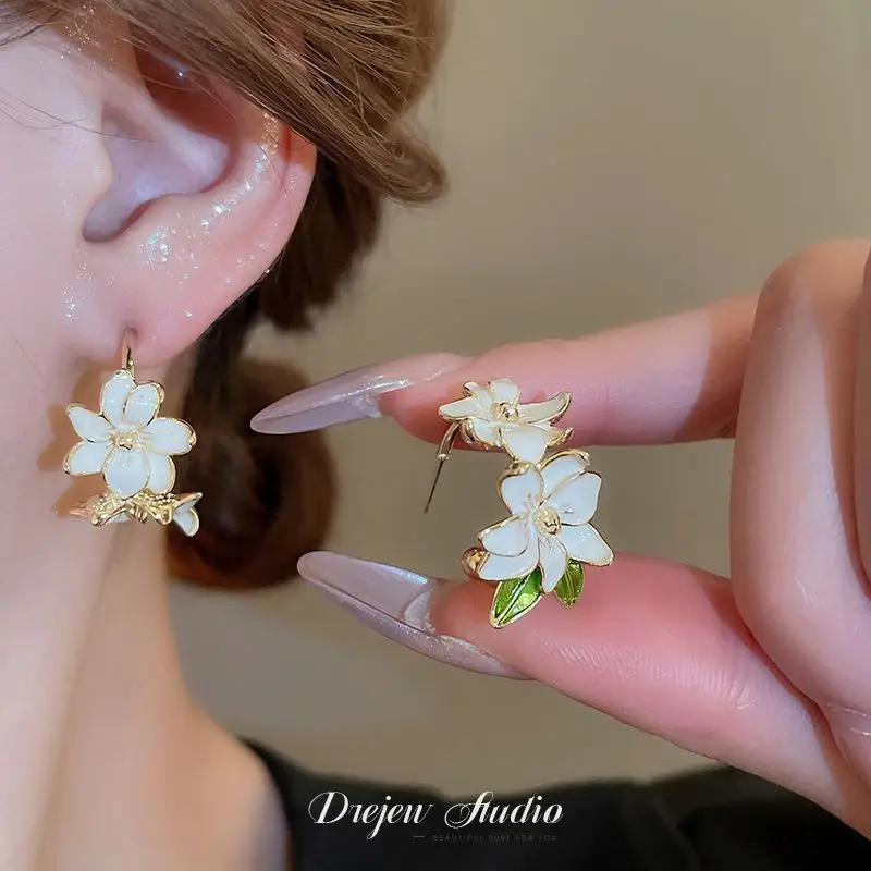 Green Rose Earrings for Girls - 1 Pc Handcrafted Decor — feature 45