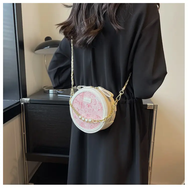 Pink Pearl Chain Shoulder Bag for Women 2024 — feature 15