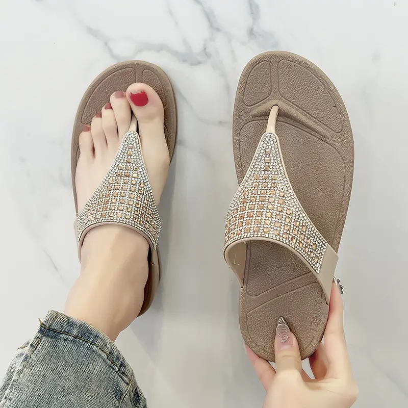 Xinzhili 2025 Cross-Border Slippers for Women, Fashionable Bright Diamond Flip-Flops, Summer Thick-Soled Beach Sandals