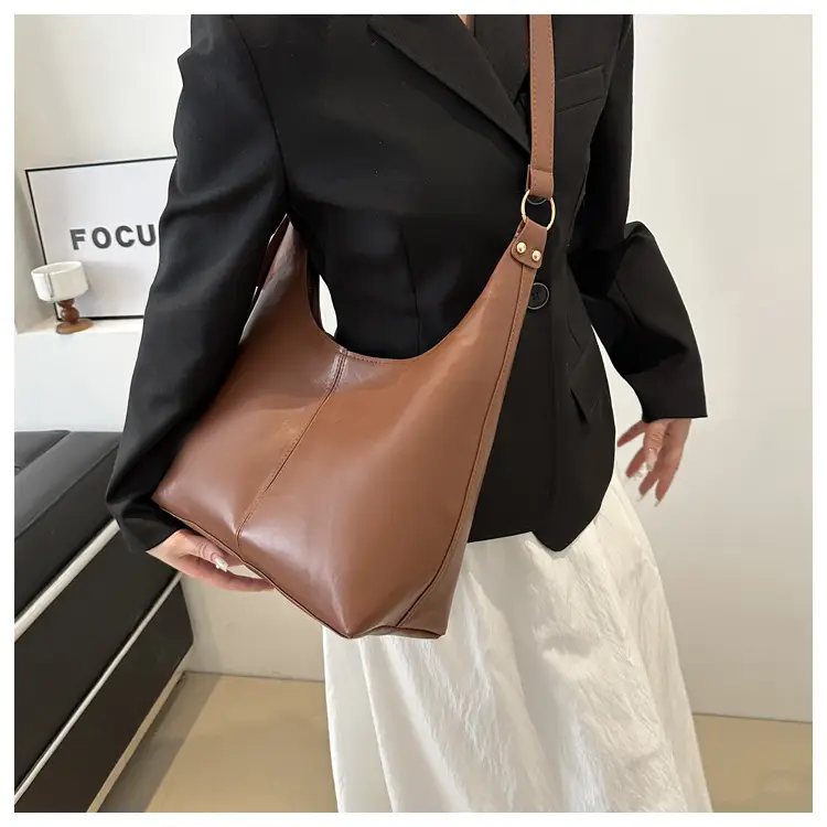 Vintage Red Leather Shoulder Bag for Women 2024 — feature 15