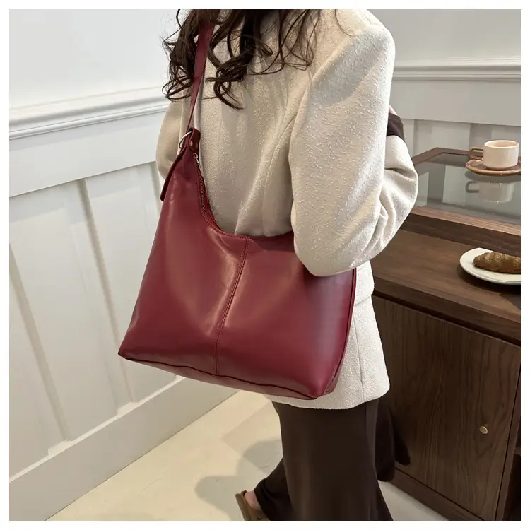 Vintage Red Leather Shoulder Bag for Women 2024 — feature 9